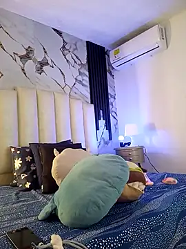 mollieblue69 online show from 12-17-25, 01:16