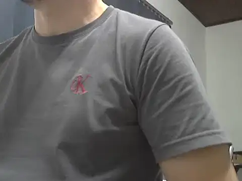 Snapshot of oliveira3tt chatting on 10-30-25, 05:54 oliveira3tt online show from 10-30-25, 05:54