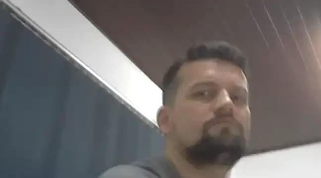 Snapshot of oliveira3tt chatting on 01-09-25, 05:54 oliveira3tt online show from 01-09-25, 05:54