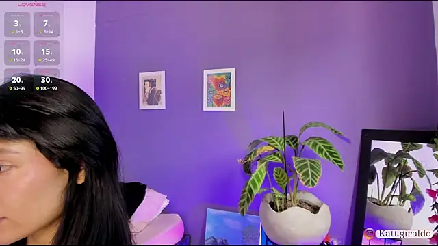 Snapshot of katt_giraldo1 chatting on 09-21-25, 04:34 katt giraldo1 online show from 09-21-25, 04:34