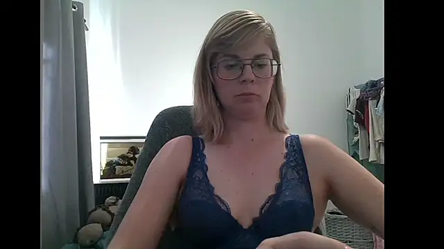 Snapshot of SavannaGirly chatting on 03-03-25, 07:24 SavannaGirly online show from 03-03-25, 07:24