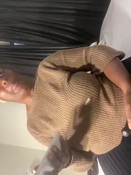 Snapshot of Cardiebae89 chatting on 02-27-26, 12:11 Cardiebae89 online show from 02-27-26, 12:11