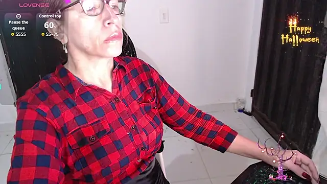 Chayla Ruiz online show from 11-05-25, 10:29