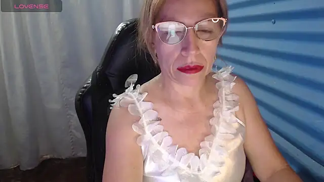 Chayla Ruiz online show from 04-07-26, 11:23