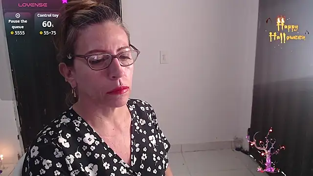 Chayla Ruiz online show from 11-06-25, 11:36