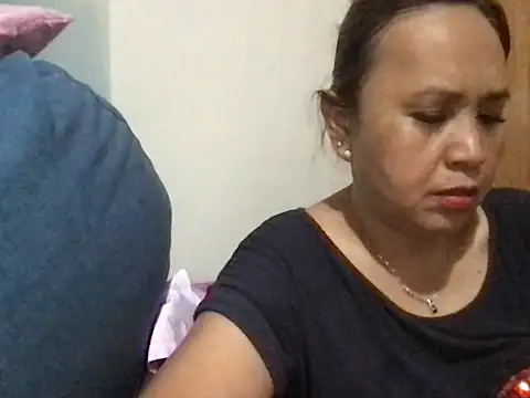 Snapshot of Lhadycarolyn chatting on 03-10-25, 01:10 Lhadycarolyn online show from 03-10-25, 01:10