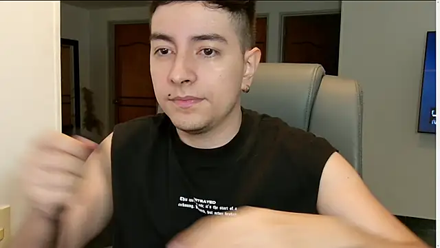 Snapshot of Jhoan_saenz chatting on 09-30-25, 04:13 Jhoan saenz online show from 09-30-25, 04:13