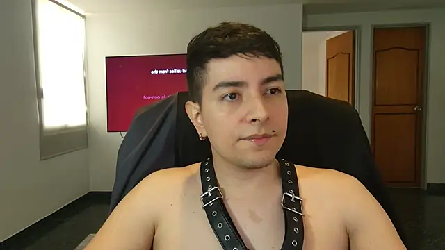 Snapshot of Jhoan_saenz chatting on 10-11-25, 05:03 Jhoan saenz online show from 10-11-25, 05:03