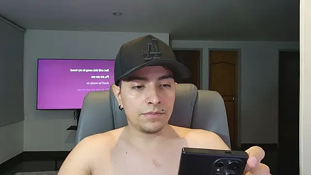 Jhoan saenz online show from 11-14-25, 03:10