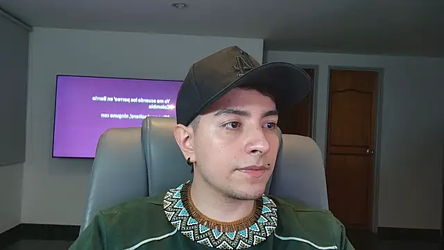 Jhoan saenz online show from 11-08-25, 01:20