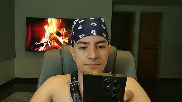 Snapshot of Jhoan_saenz chatting on 10-16-25, 12:52 Jhoan saenz online show from 10-16-25, 12:52