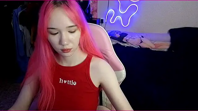 Snapshot of Maya_Viola chatting on 10-21-25, 06:57 Maya Viola online show from 10-21-25, 06:57