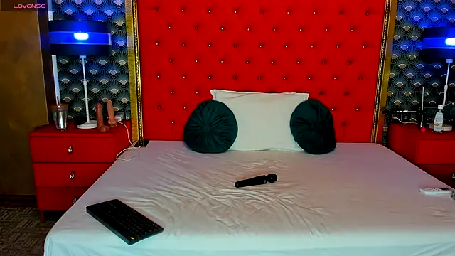 VallerieJones online show from 11-05-25, 12:25