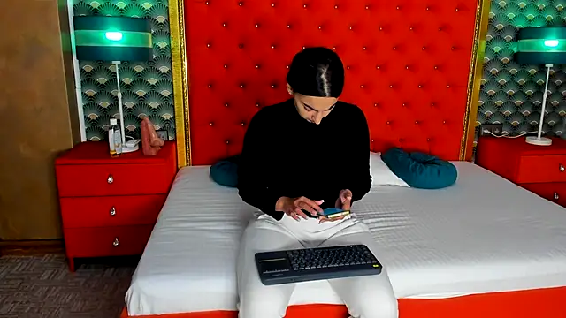 VallerieJones online show from 10-18-25, 10:28