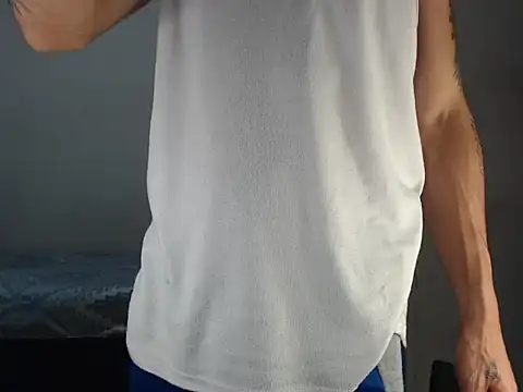 Snapshot of emiliano_hottt chatting on 12-19-24, 12:24 emiliano hottt online show from 12-19-24, 12:24