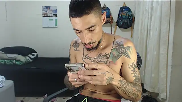 emiliano hottt online show from 04-24-26, 08:55