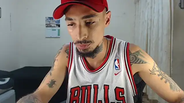 emiliano hottt online show from 04-20-26, 09:27