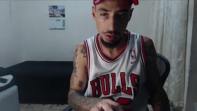 emiliano hottt online show from 04-24-26, 02:02