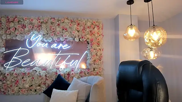 JadeEvansX online show from 11-16-25, 11:26