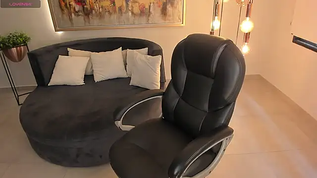 MaryLewis  online show from 09-28-25, 05:42