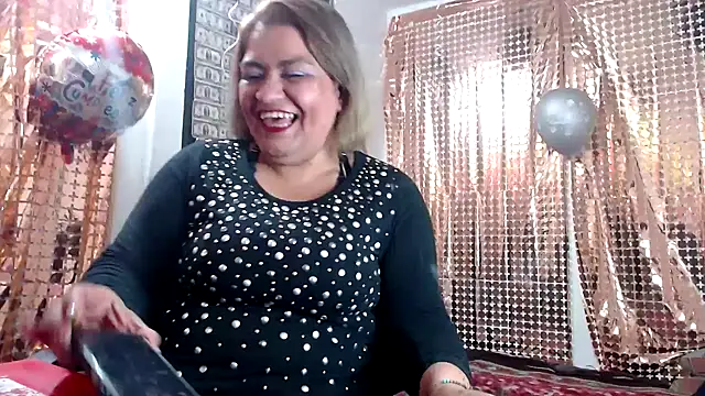 Snapshot of NAILAH_SANZ chatting on 03-19-25, 12:59 NAILAH SANZ online show from 03-19-25, 12:59