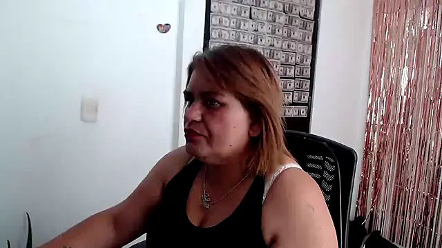 Snapshot of NAILAH_SANZ chatting on 01-28-25, 02:42 NAILAH SANZ online show from 01-28-25, 02:42