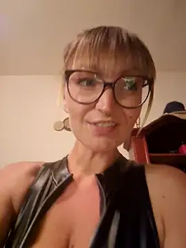 MissMialicious online show from 03-20-25, 04:20