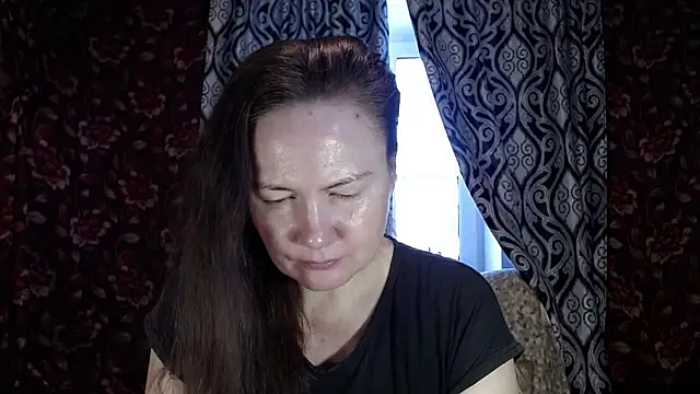 EmilyDoth online show from 11-30-25, 06:58