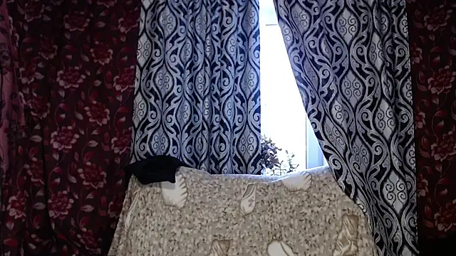 EmilyDoth online show from 11-28-25, 04:34