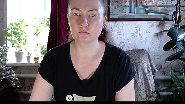EmilyDoth online show from 05-28-26, 06:54