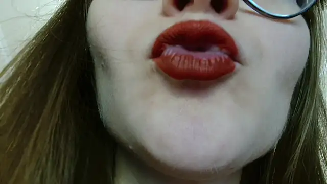 KiraGoldens online show from 10-26-25, 05:41