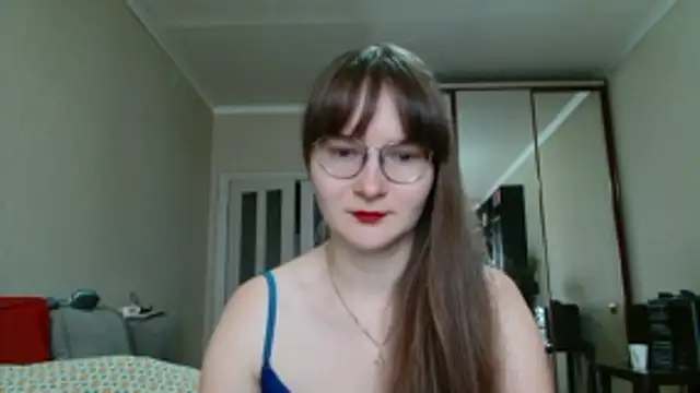 Snapshot of KiraGoldens chatting on 06-11-26, 06:32 KiraGoldens online show from 06-11-26, 06:32