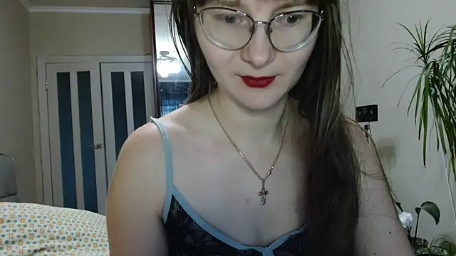 KiraGoldens online show from 11-29-25, 06:02