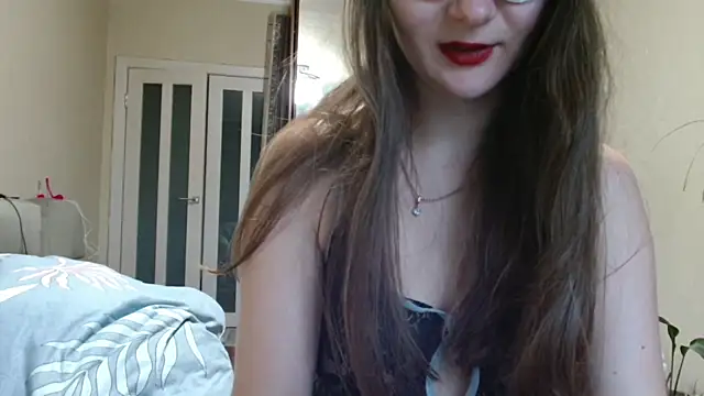 KiraGoldens online show from 10-11-25, 10:38