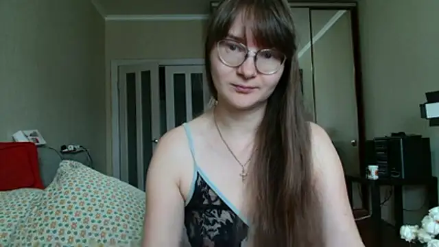 Snapshot of KiraGoldens chatting on 05-31-26, 06:52 KiraGoldens online show from 05-31-26, 06:52