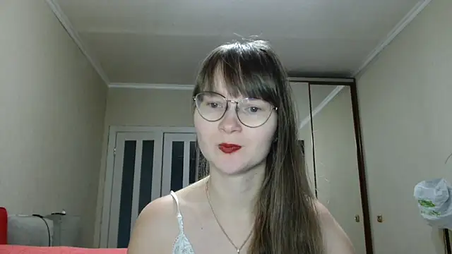 KiraGoldens online show from 10-16-25, 06:10