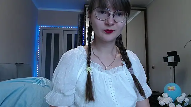 KiraGoldens online show from 09-24-25, 06:31