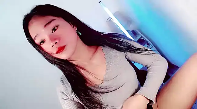 amomentoflust69 online show from 12-02-24, 04:05