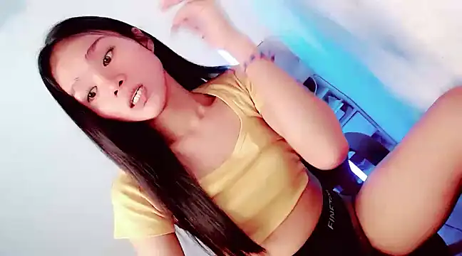 amomentoflust69 online show from 01-09-25, 10:20