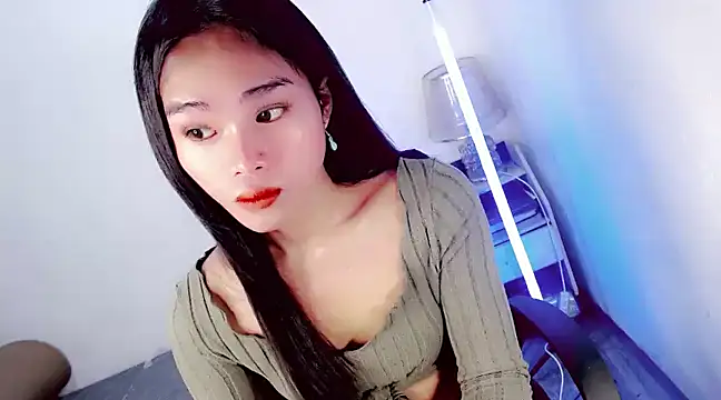 amomentoflust69 online show from 12-03-24, 03:37