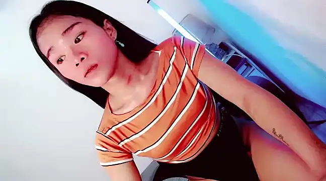 amomentoflust69 online show from 12-06-24, 08:43