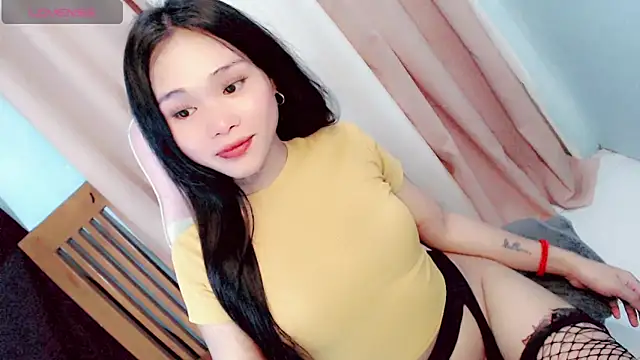 amomentoflust69 online show from 05-10-26, 12:09