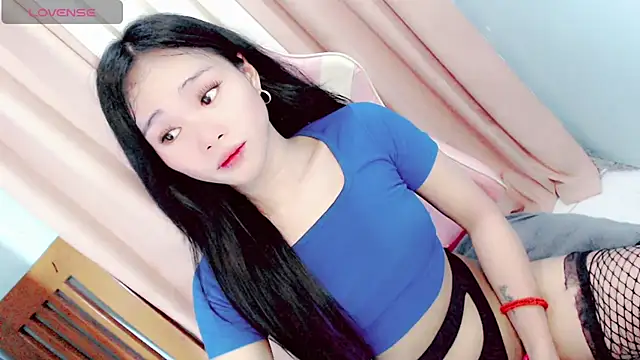 amomentoflust69 online show from 05-17-26, 11:43