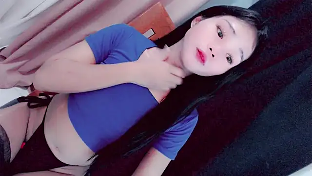 amomentoflust69 online show from 03-09-26, 11:58