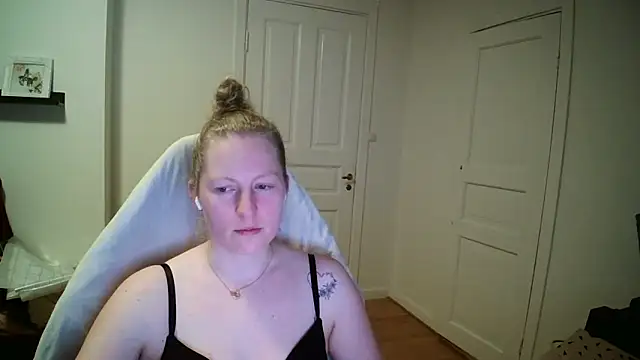 Girlnina-1995 online show from 03-05-26, 09:33