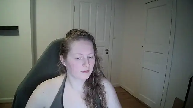 Snapshot of Girlnina-1995 chatting on 02-11-25, 02:35 Girlnina-1995 online show from 02-11-25, 02:35