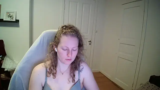 Girlnina-1995 online show from 03-10-26, 09:24