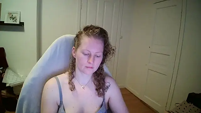 Girlnina-1995 online show from 03-11-26, 09:36