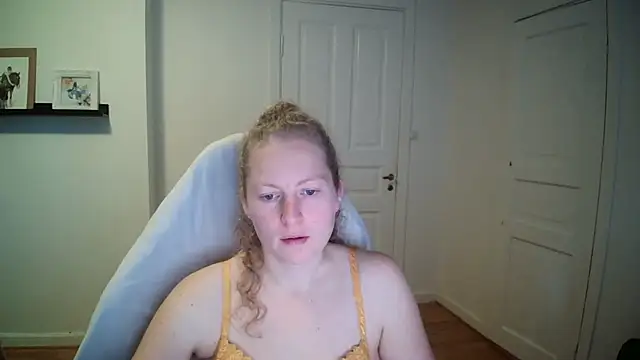 Snapshot of Girlnina-1995 chatting on 10-01-25, 08:41 Girlnina-1995 online show from 10-01-25, 08:41