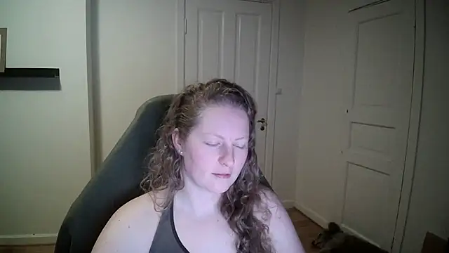 Snapshot of Girlnina-1995 chatting on 03-03-25, 06:46 Girlnina-1995 online show from 03-03-25, 06:46